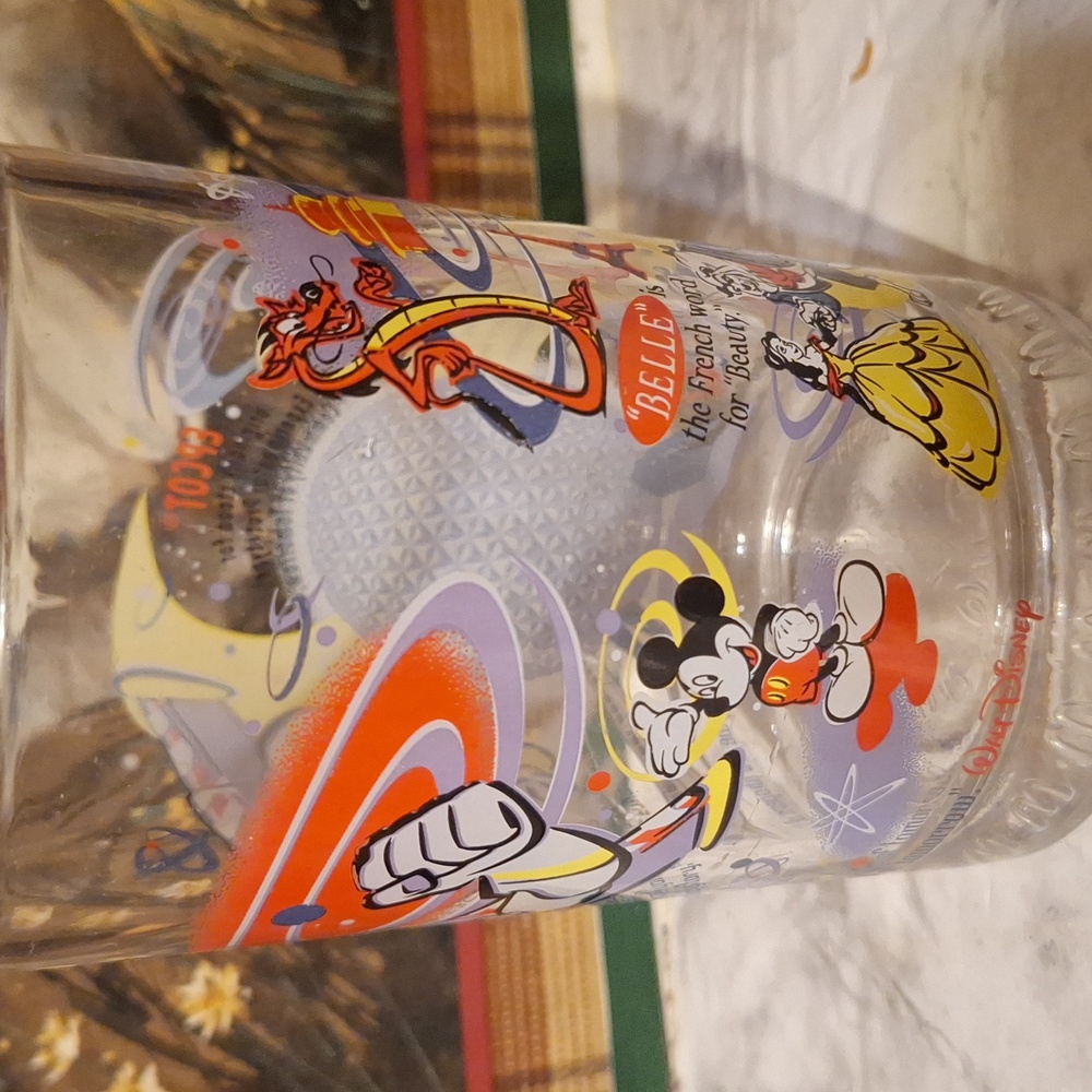 Collectible Walt Disney glass - Picture 5 of 8